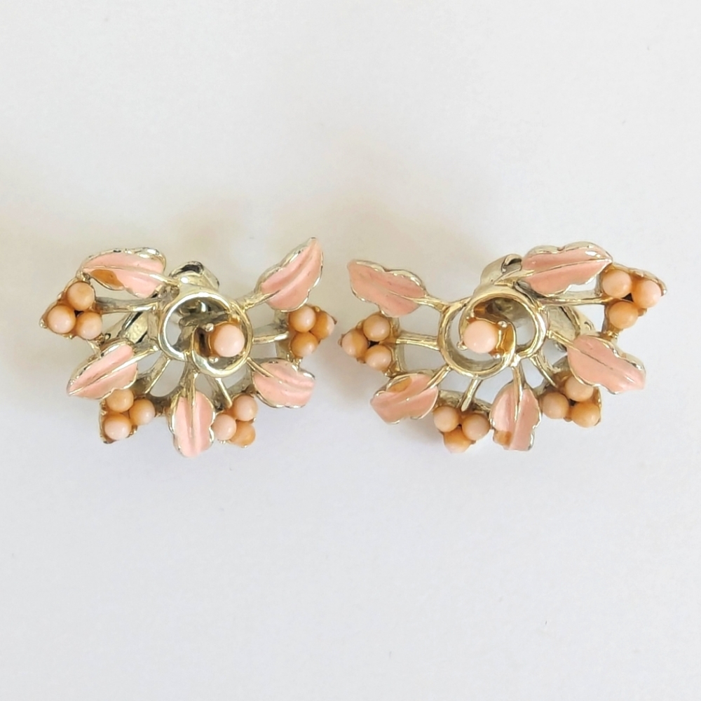 Vtg Coro Pegasus Pink Leaf Pink Pearl Seed Bead Mid Century Clip Earrings 1956